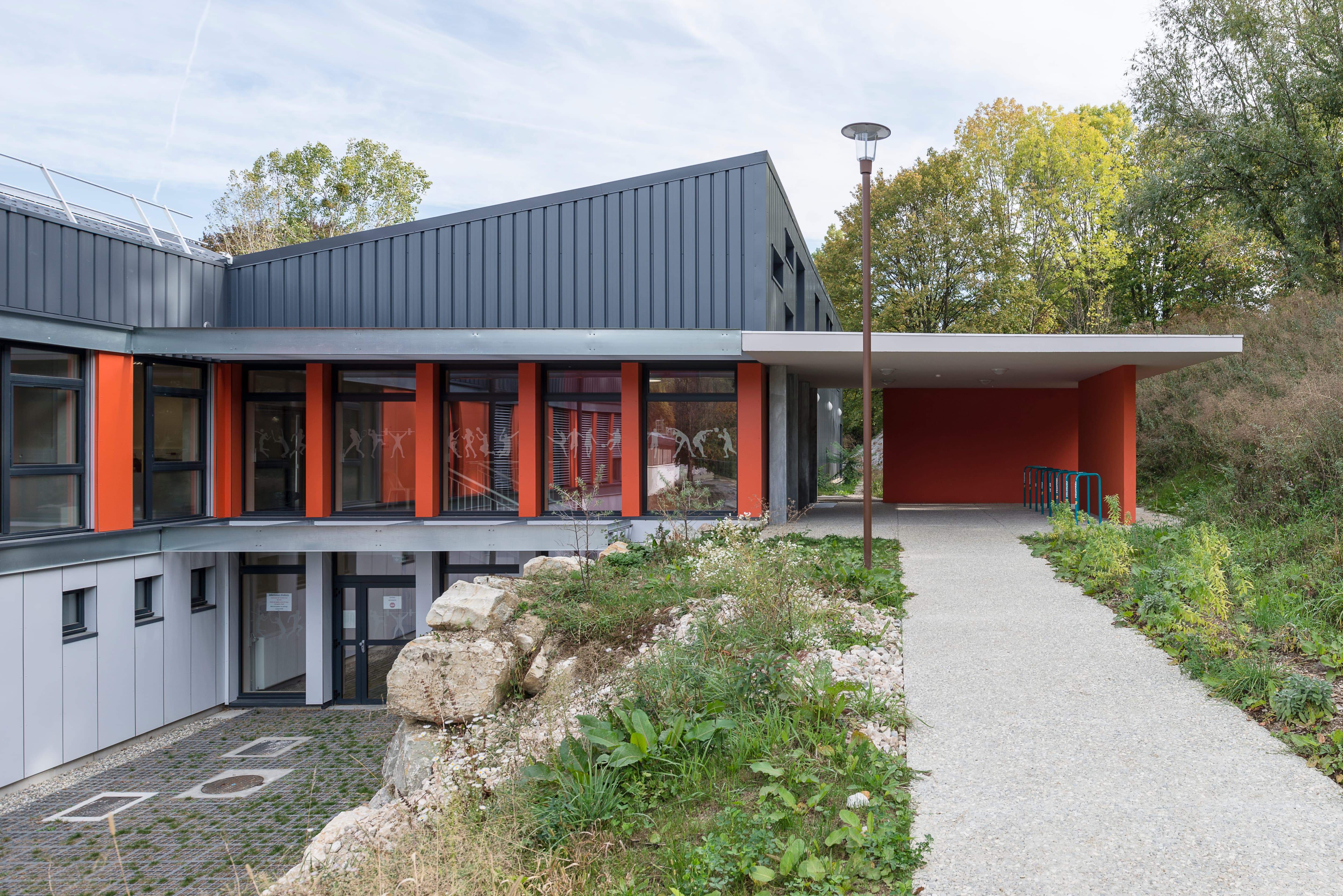 HALLE DES SPORTS JACOB BELLECOMBETTE